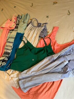 Lululemon - 7 tank top bundle size: 8 great condition